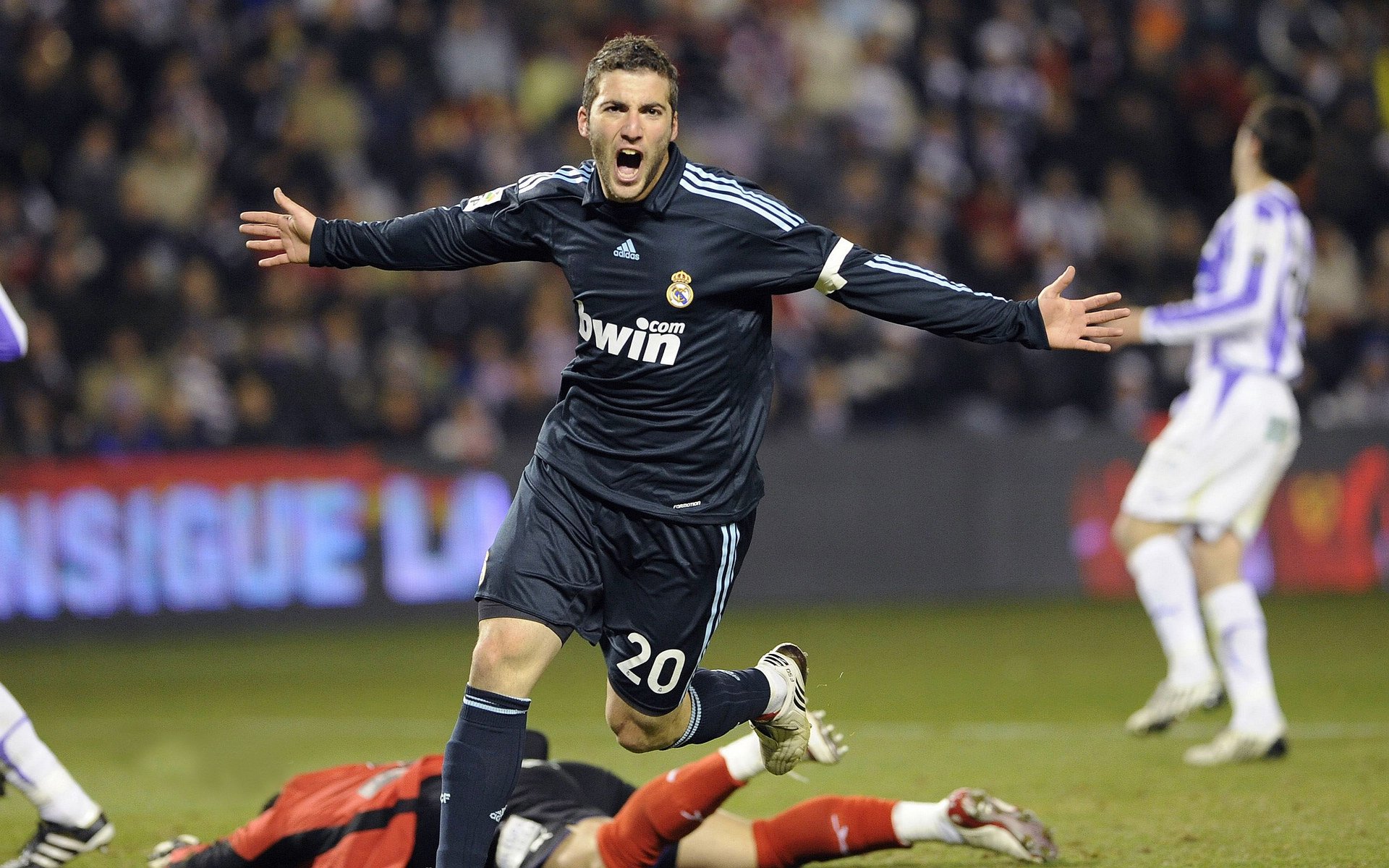 开云体育官方网站登陆-“冠军的装备”——专属车辆调校细节全揭秘