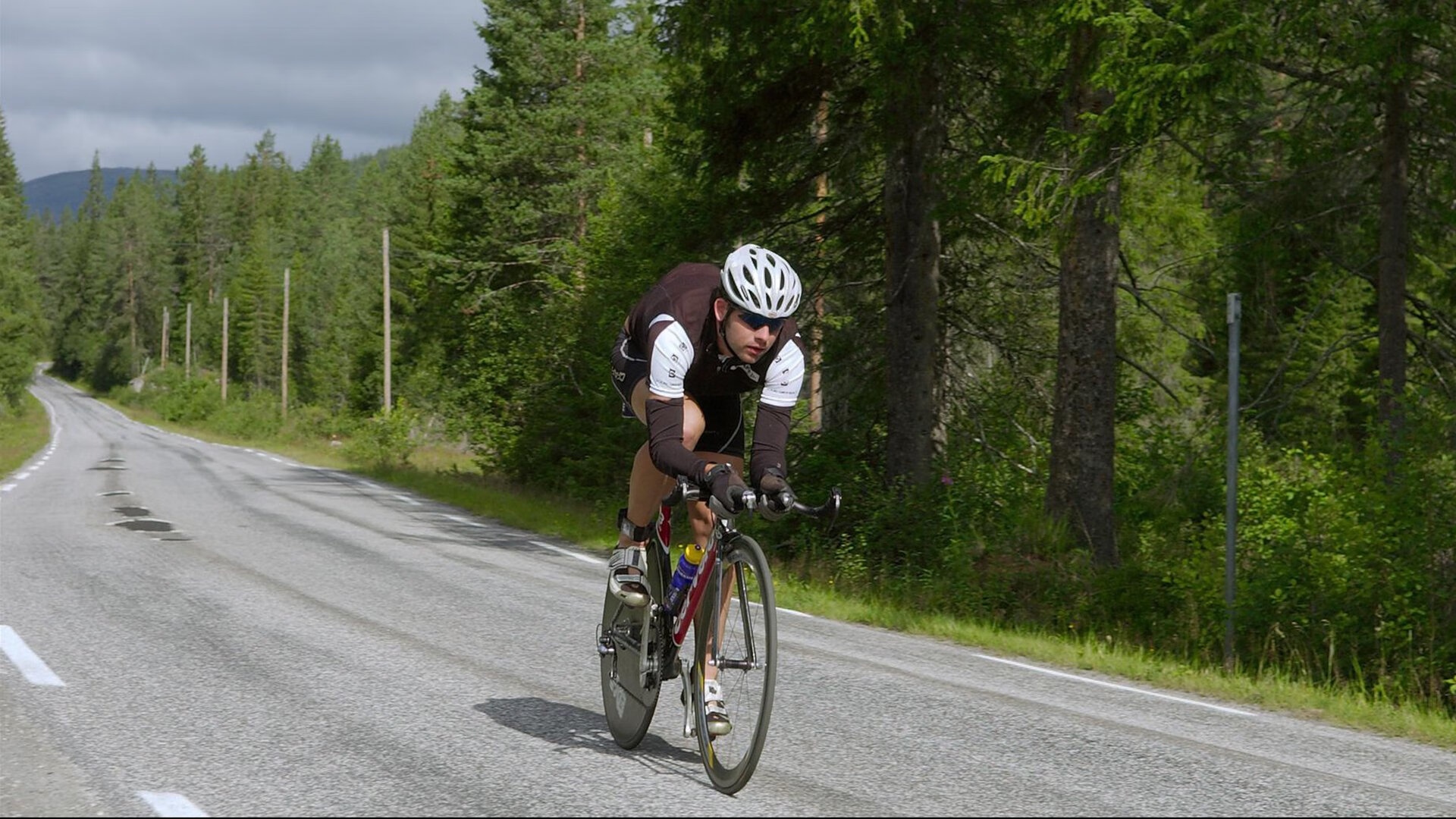 开云棋牌-草根战队逆袭夺冠，展示崛起中的电竞新力量，草根队是什么意思
